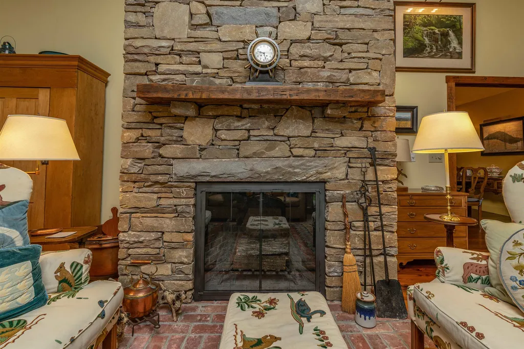 589 College Hill Road Woodstock VT 05091