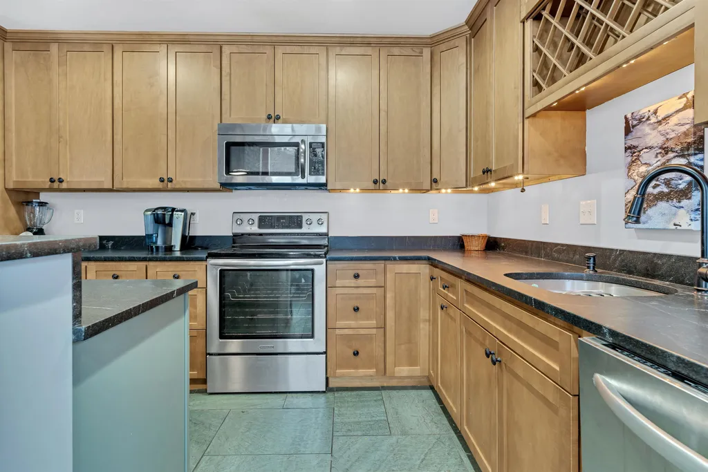 67 Grassy Lane Woodstock VT 05091