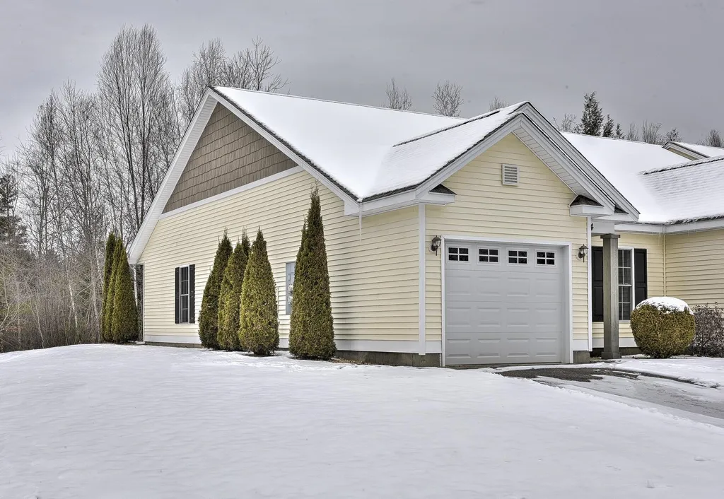 28 Owens Drive Swanzey NH 03446