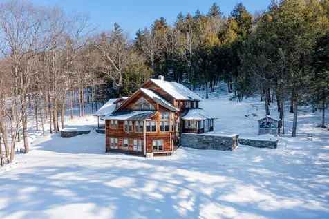 31 Dorset Lane Lebanon NH 03766