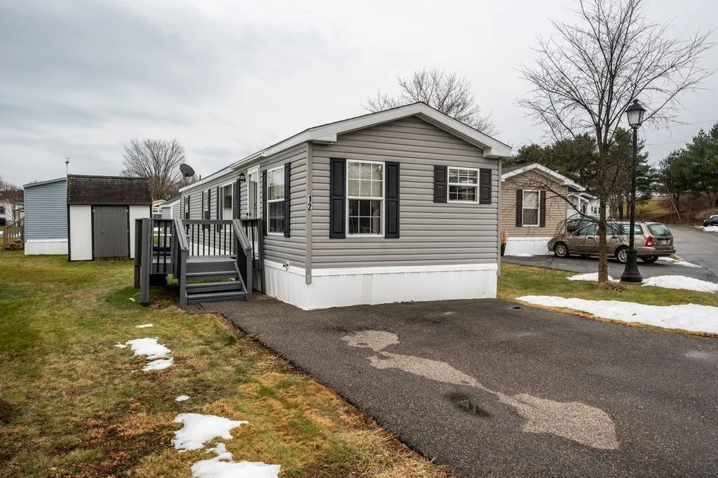 12 Blackberry Place Kittery ME 03904