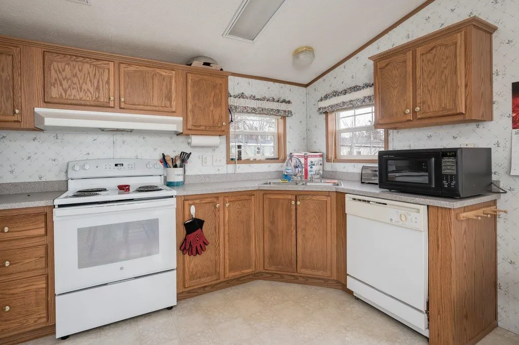 12 Blackberry Place Kittery ME 03904