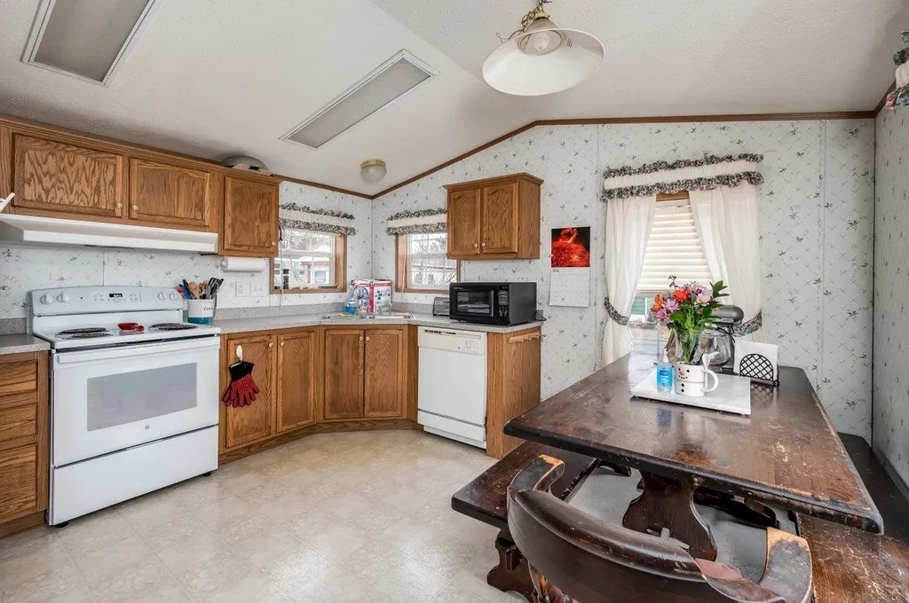 12 Blackberry Place Kittery ME 03904