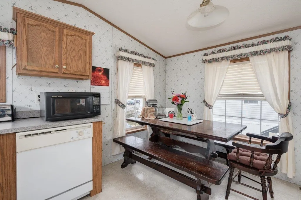12 Blackberry Place Kittery ME 03904