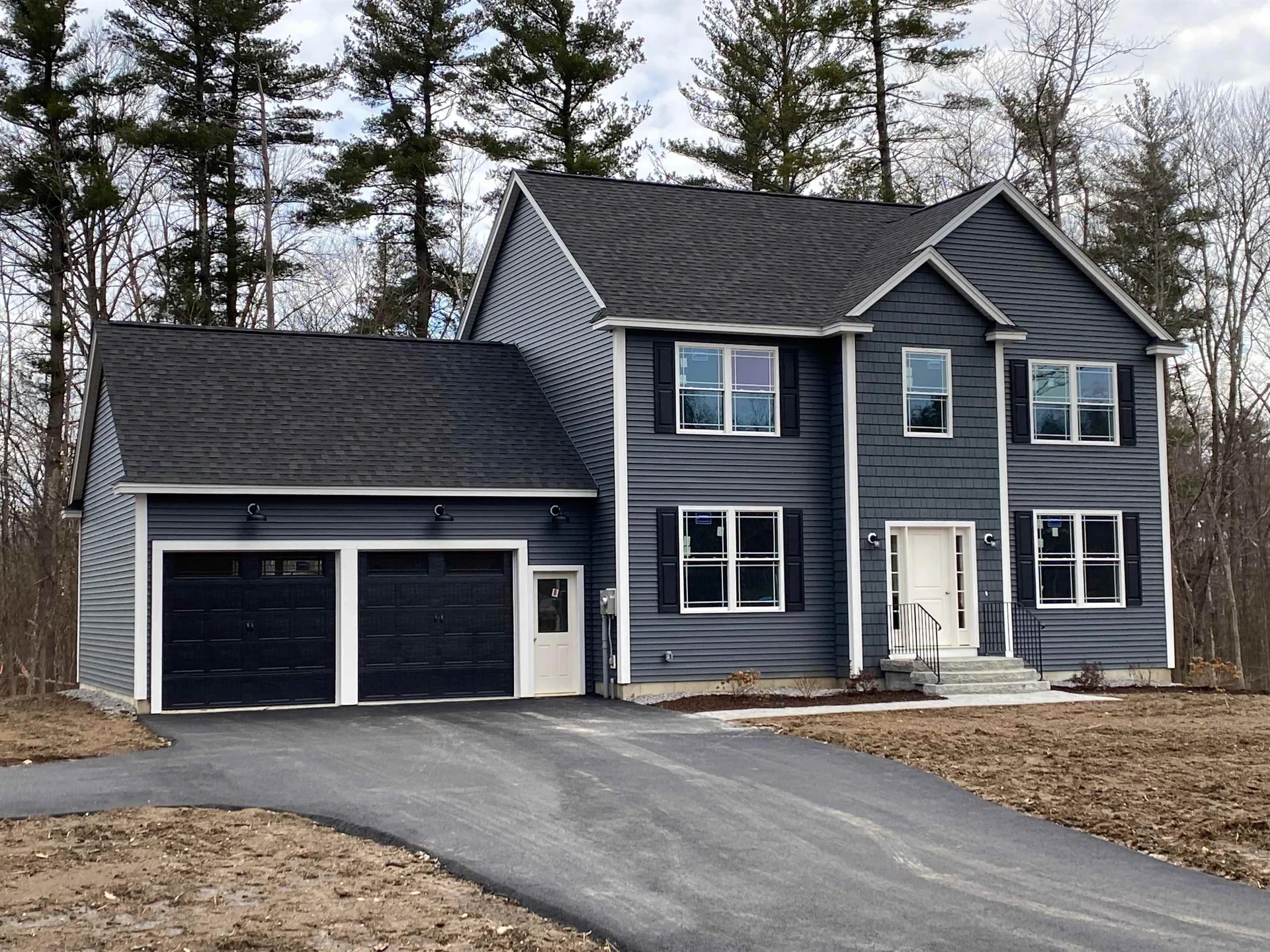92 Hunting Road Auburn NH 03032