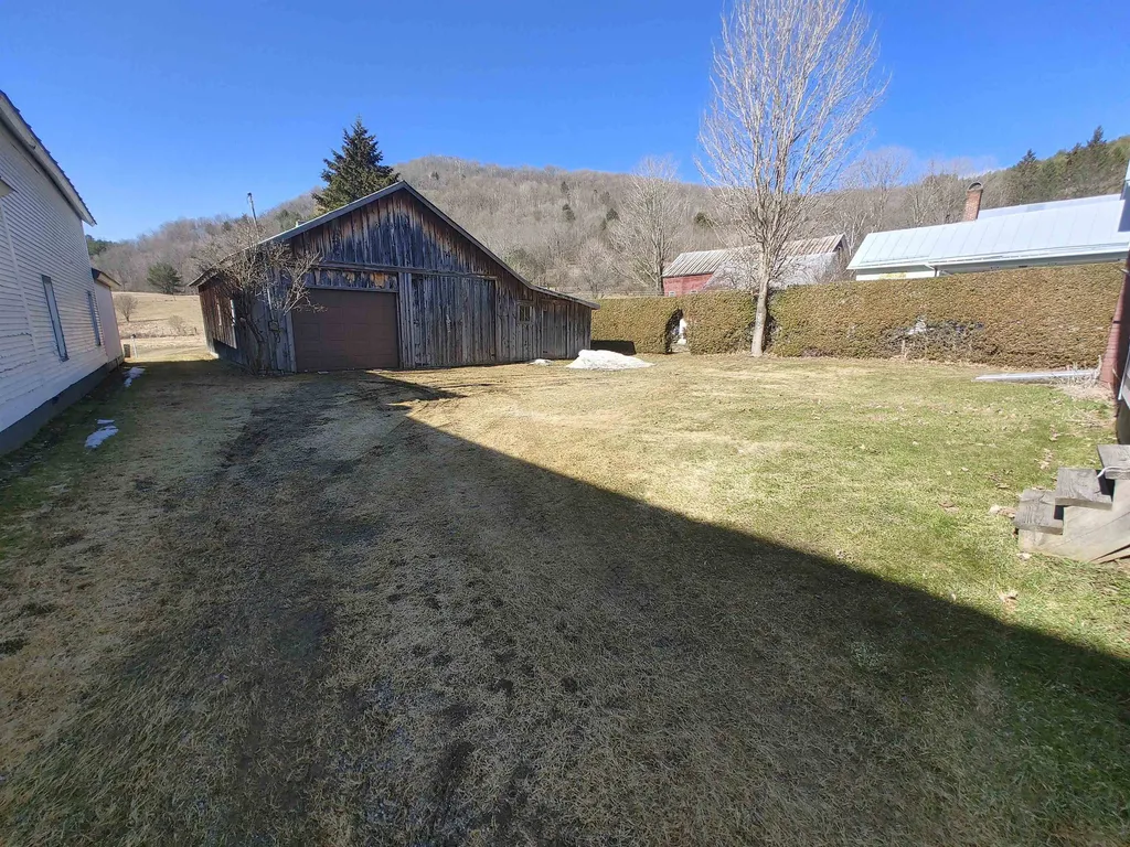 13 Maple Avenue Chelsea VT 05038