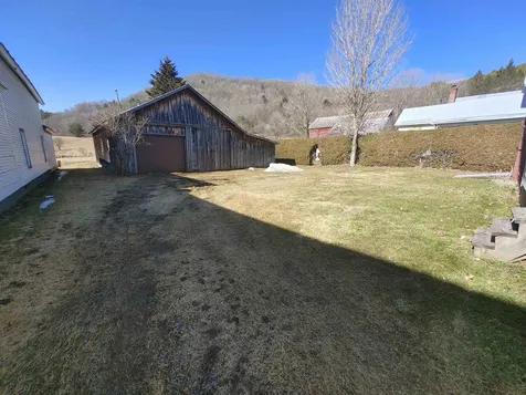13 Maple Avenue Chelsea VT 05038