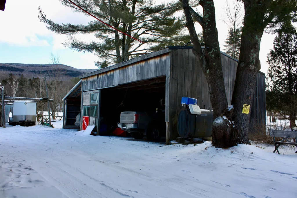2549 South Lincoln Road Lincoln VT 05443