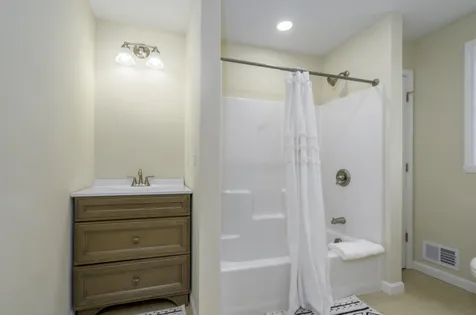 54 Ingalls Street Nashua NH 03060