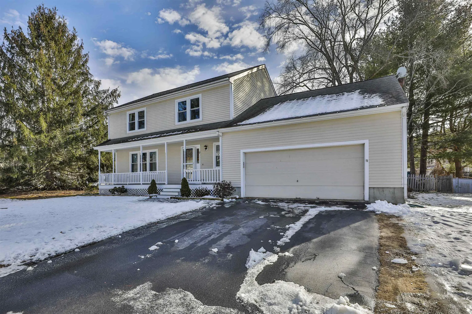 7 Royal Oak Drive Nashua NH 03064