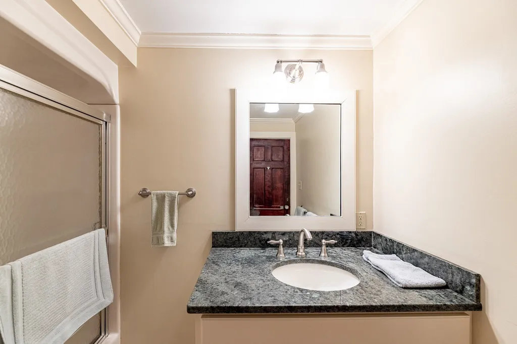7 Dana Road Hanover NH 03755
