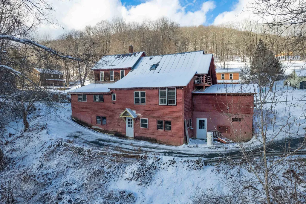 7868 Pomfret Road Pomfret VT 05053