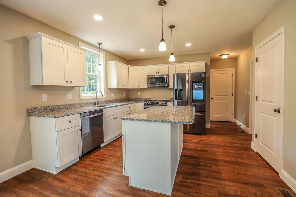 41 Kelmar Drive Rochester NH 03867