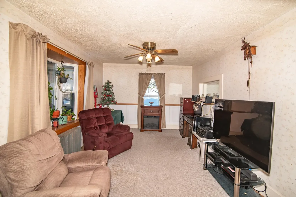95 Winter Street Tilton NH 03276