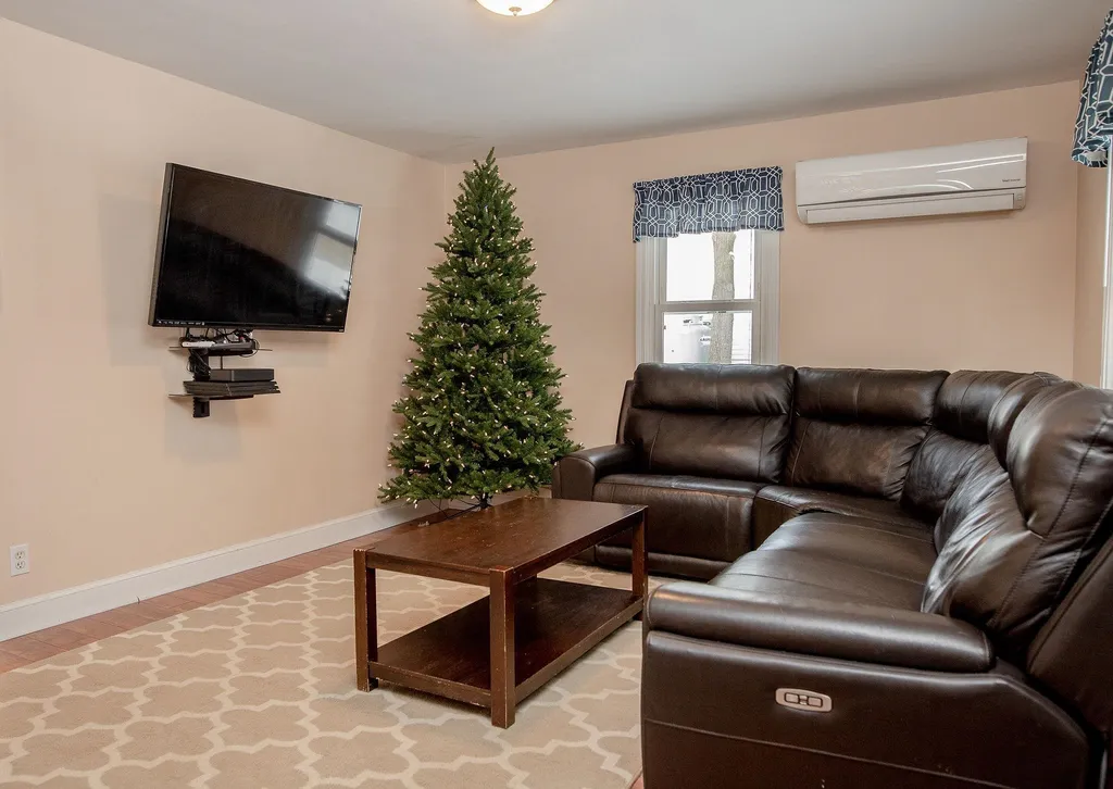 9 Nash Parkway Somersworth NH 03878