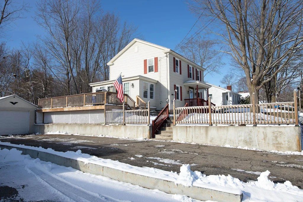 9 Nash Parkway Somersworth NH 03878