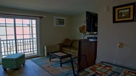 12 G Street Hampton NH 03842