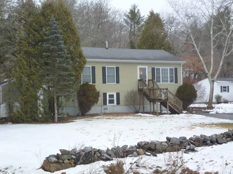 14 Harriman Road Raymond NH 03077