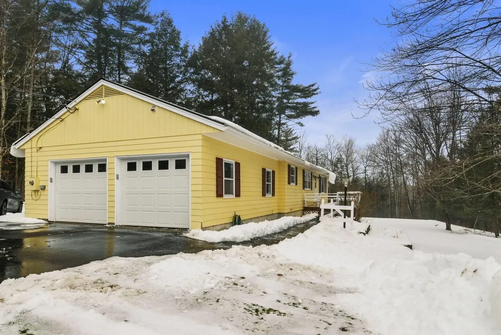 64 Daisy Hill Road Lebanon NH 03766