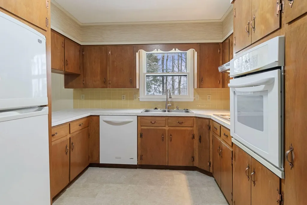 64 Daisy Hill Road Lebanon NH 03766