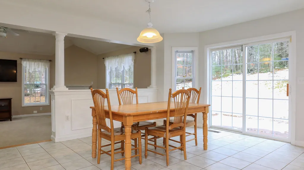 16 White Oak Drive Nashua NH 03063