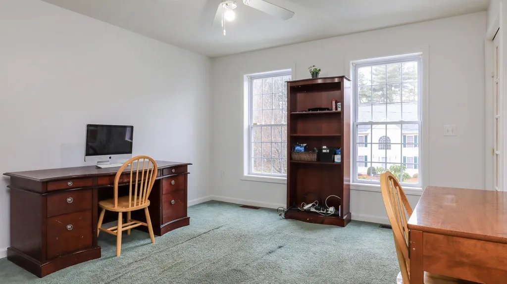 16 White Oak Drive Nashua NH 03063