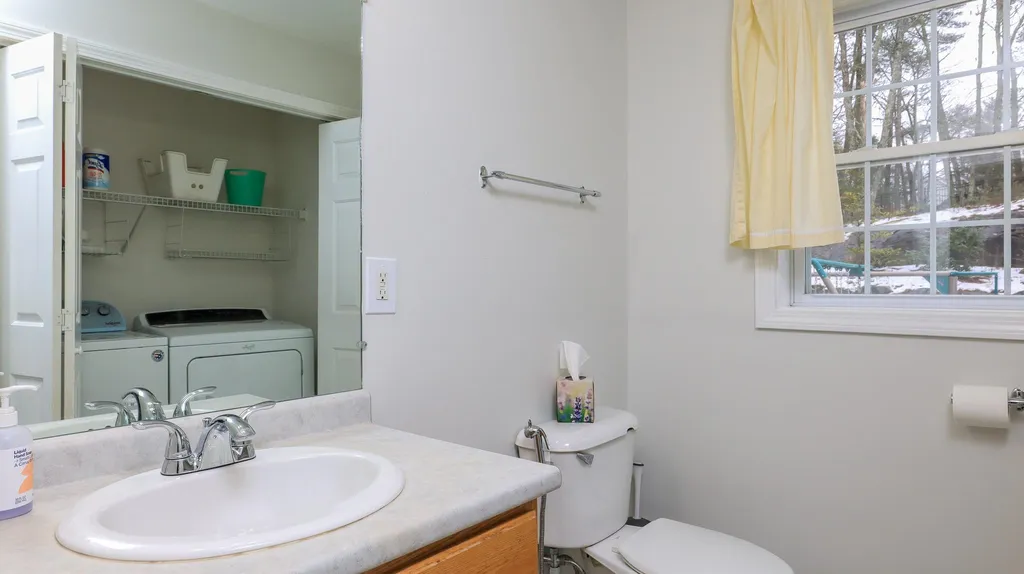 16 White Oak Drive Nashua NH 03063