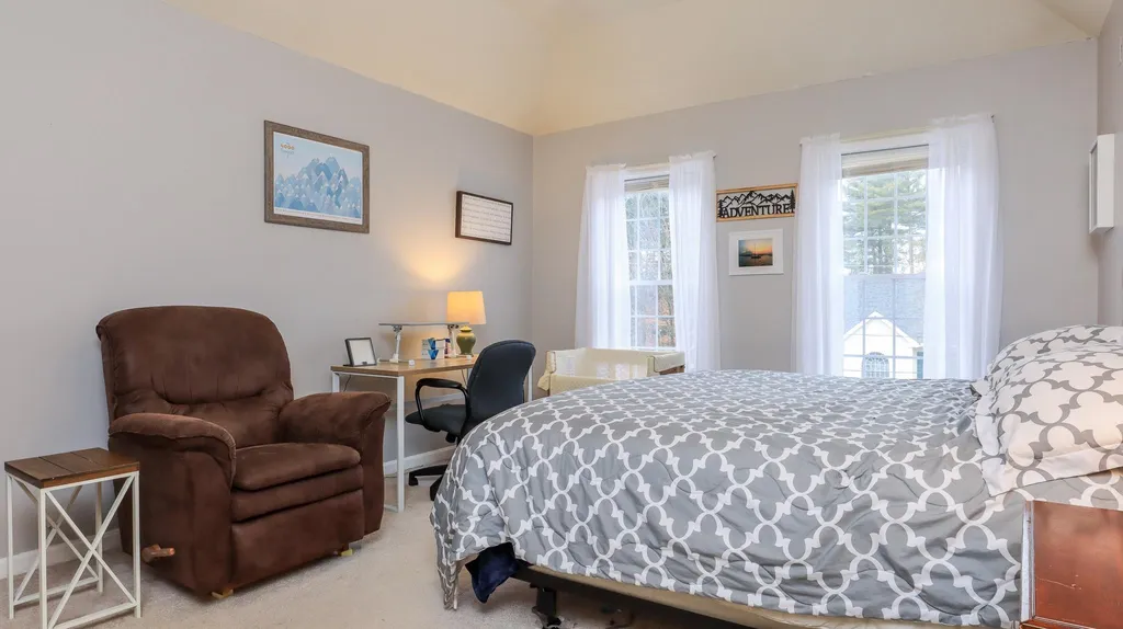 16 White Oak Drive Nashua NH 03063