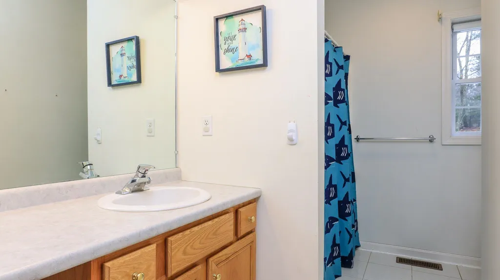 16 White Oak Drive Nashua NH 03063