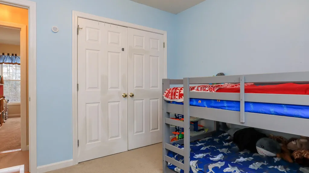 16 White Oak Drive Nashua NH 03063