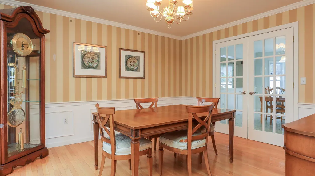 16 White Oak Drive Nashua NH 03063