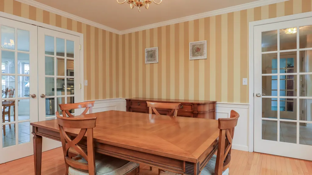 16 White Oak Drive Nashua NH 03063