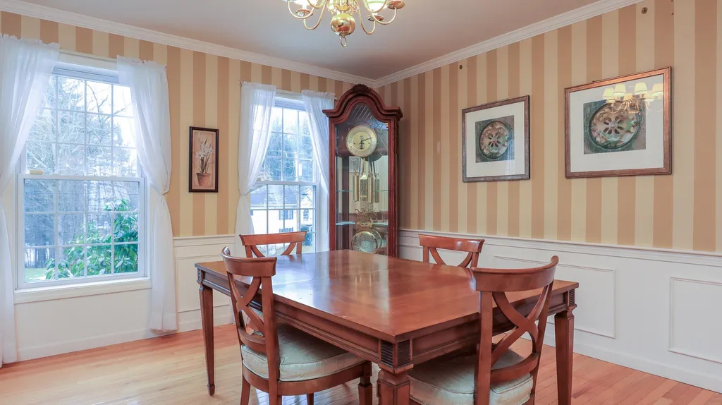 16 White Oak Drive Nashua NH 03063