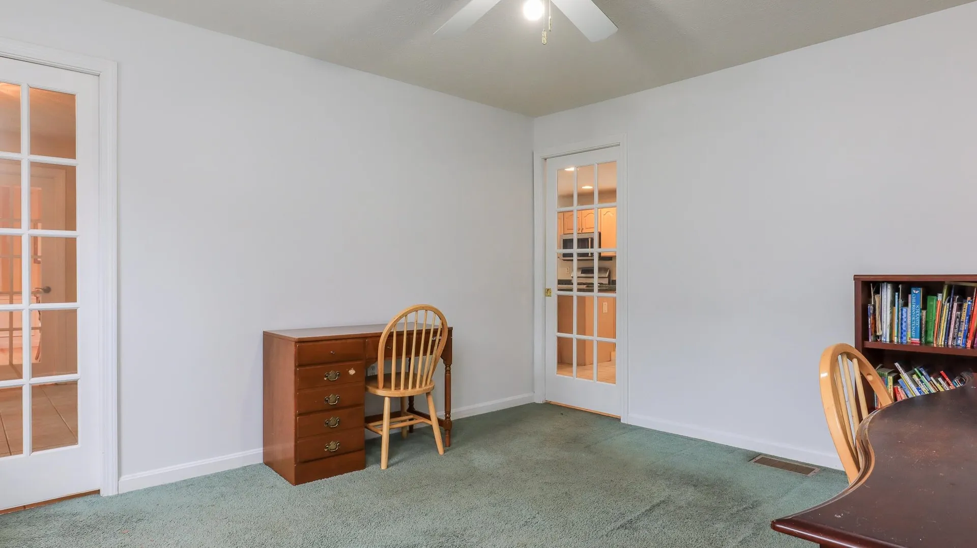 16 White Oak Drive Nashua NH 03063