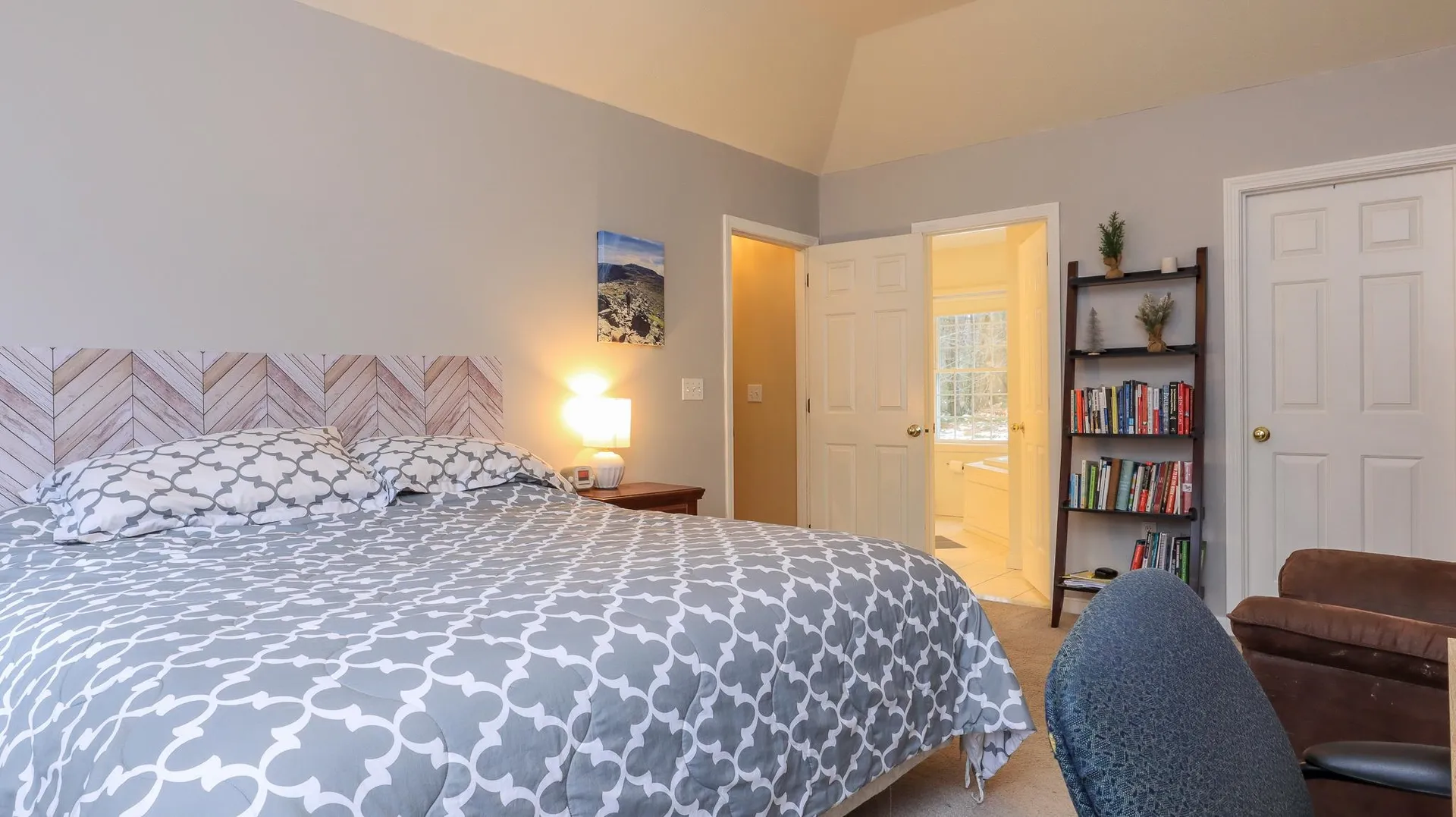 16 White Oak Drive Nashua NH 03063
