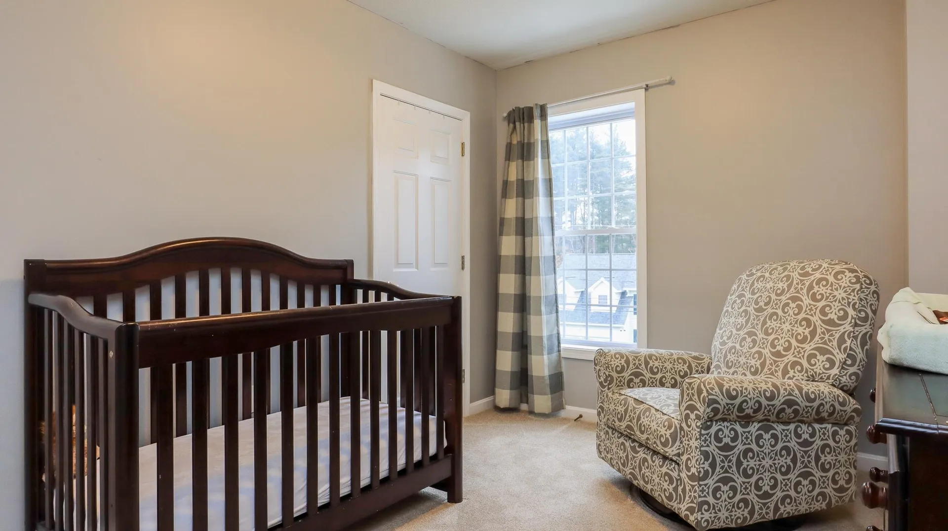 16 White Oak Drive Nashua NH 03063