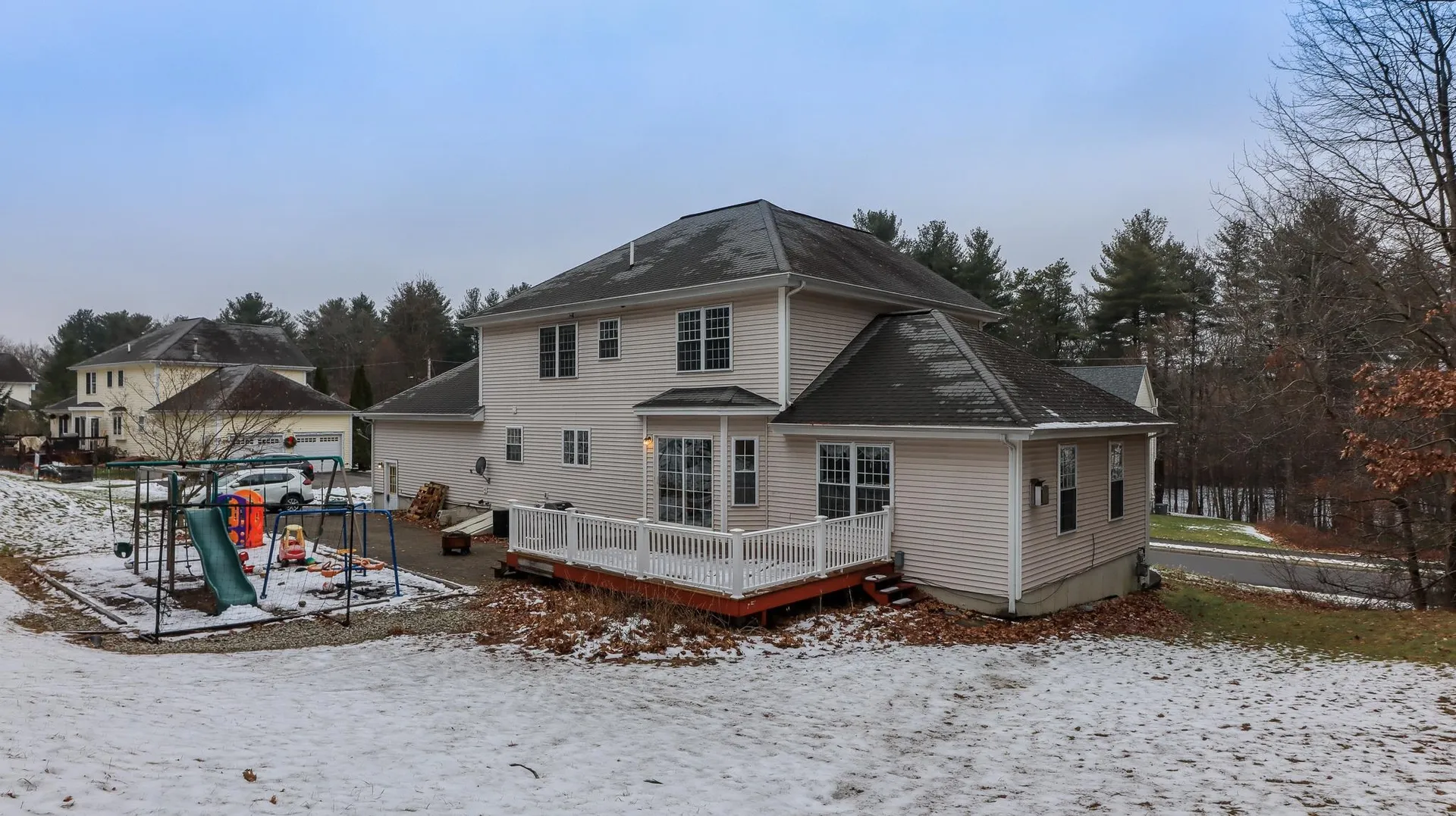 16 White Oak Drive Nashua NH 03063