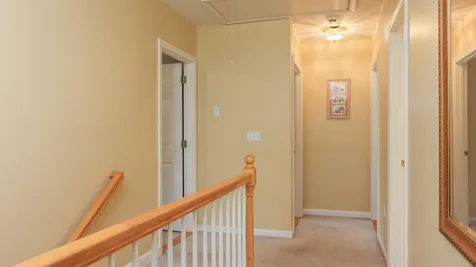 16 White Oak Drive Nashua NH 03063