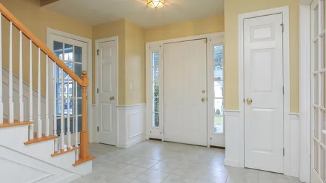 16 White Oak Drive Nashua NH 03063