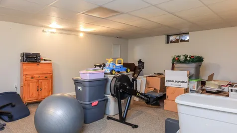 16 White Oak Drive Nashua NH 03063