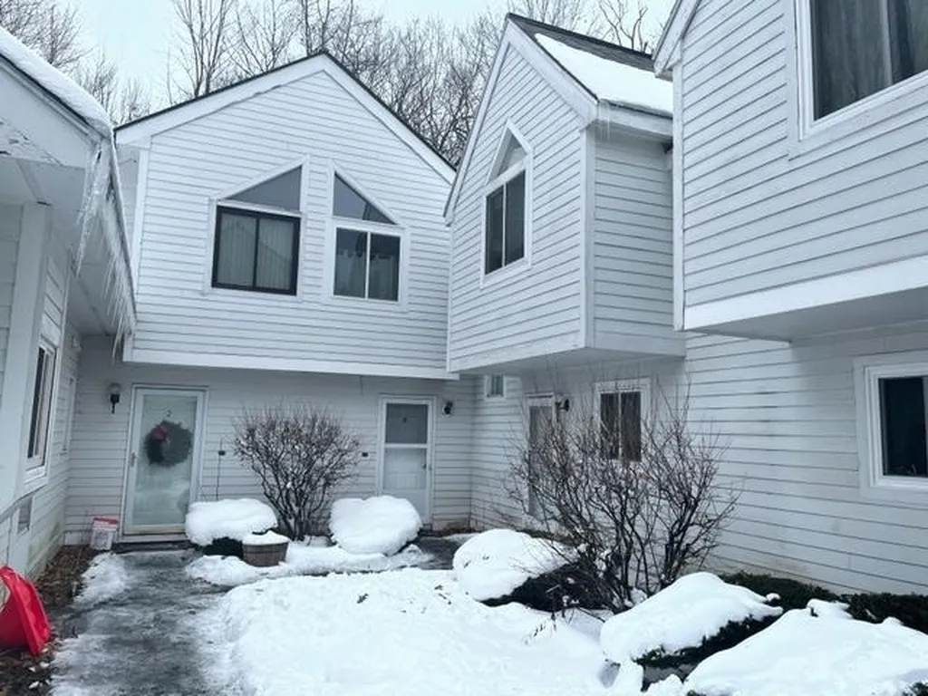 10 Marsten Lane Enfield NH 03748