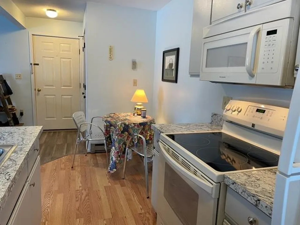 10 Marsten Lane Enfield NH 03748