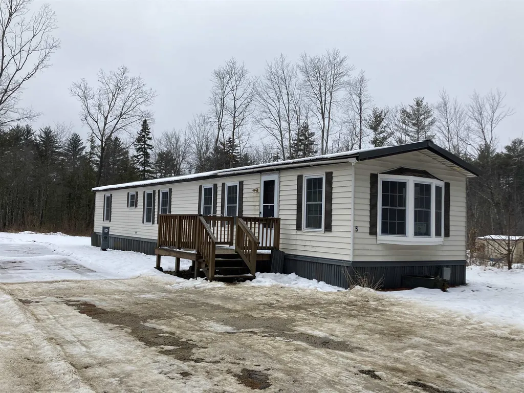 5 Martin Road Deering NH 03244