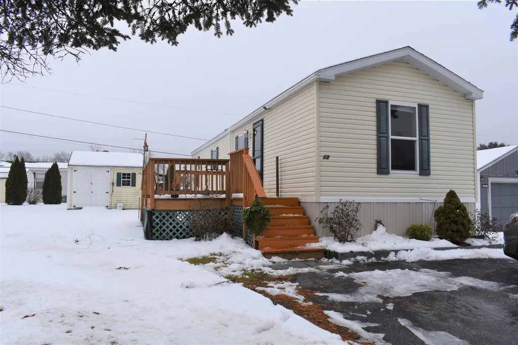 13 Cross Wind Lane Rochester NH 03867