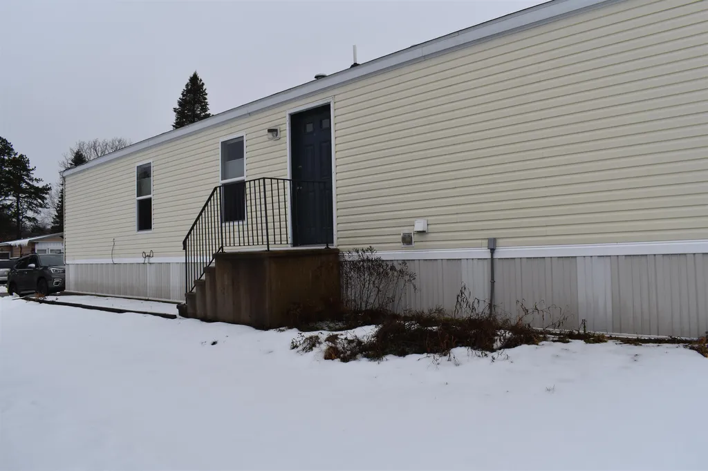 13 Cross Wind Lane Rochester NH 03867