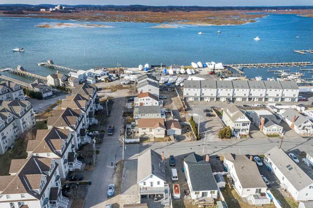 25 Harris Avenue Hampton NH 03842