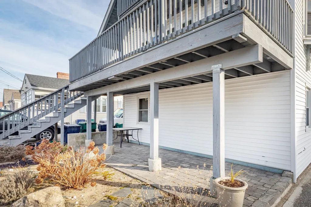 25 Harris Avenue Hampton NH 03842