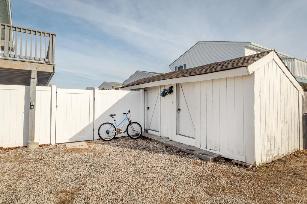 25 Harris Avenue Hampton NH 03842
