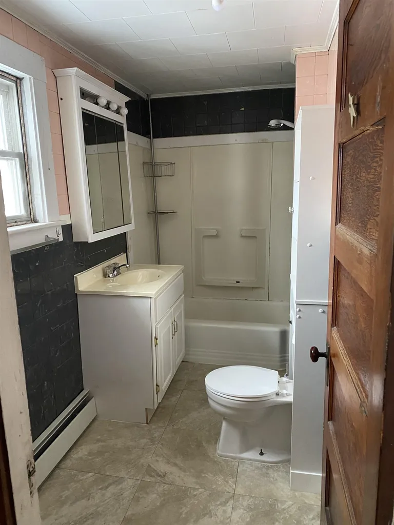 122 Mulberry Street Claremont NH 03743