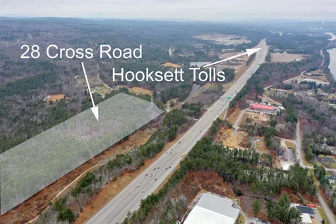 28 Cross Road Hooksett NH 03106